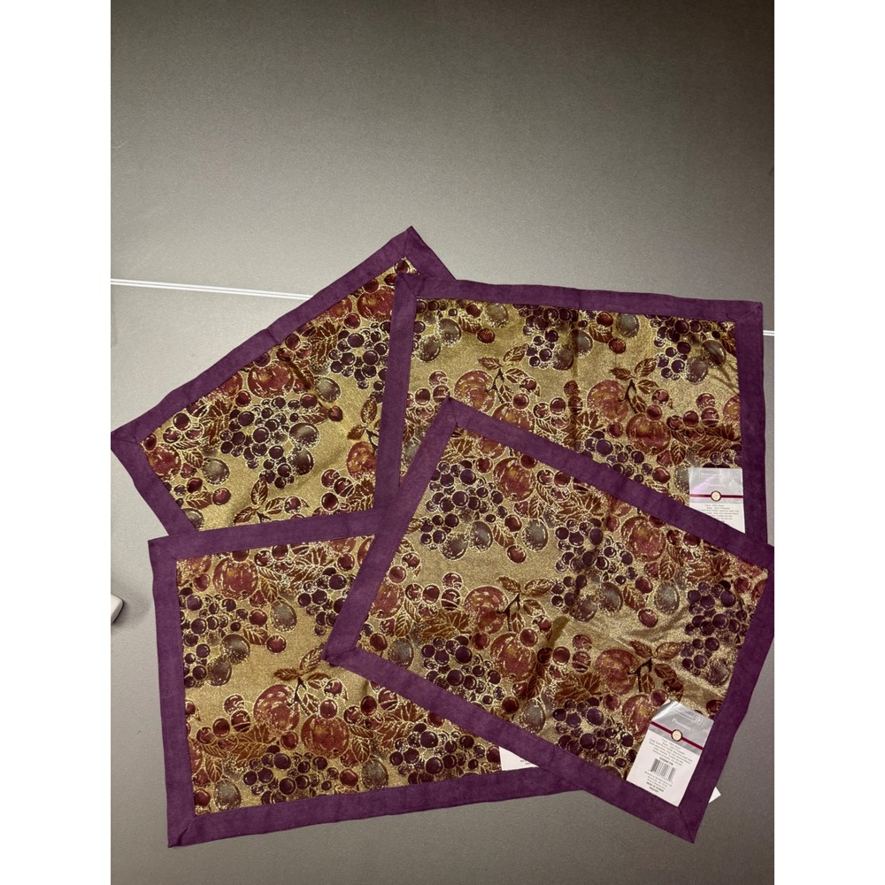 HomeTrends Purple Gold Fruit Grapes Placemats Set of 4 Metallic 920088FPM